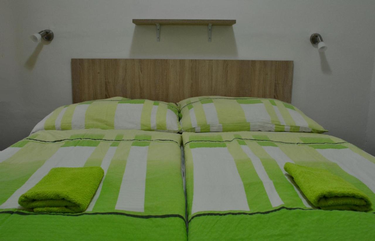 Hotel Decin Na Skrivance Extérieur photo