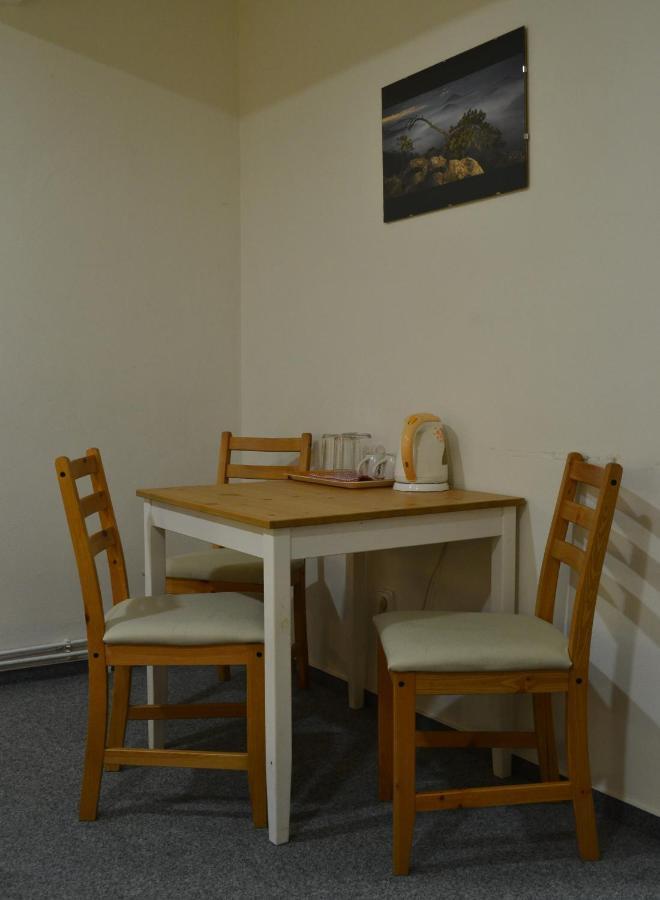 Hotel Decin Na Skrivance Extérieur photo