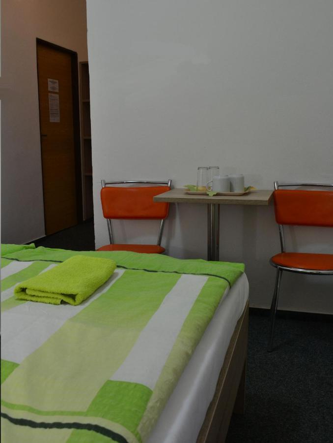 Hotel Decin Na Skrivance Extérieur photo