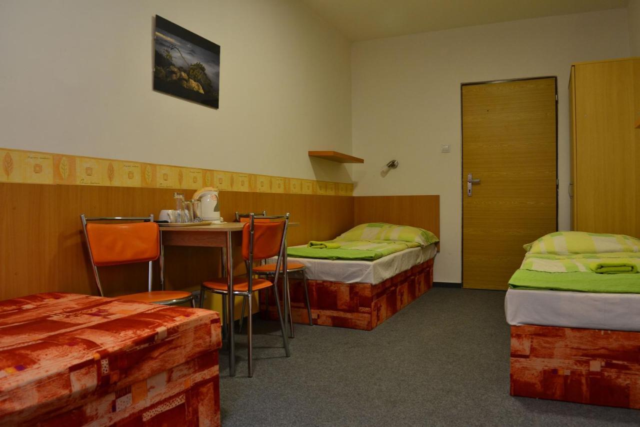 Hotel Decin Na Skrivance Extérieur photo
