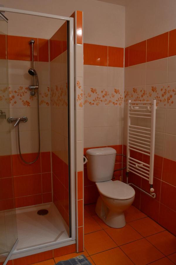 Hotel Decin Na Skrivance Extérieur photo