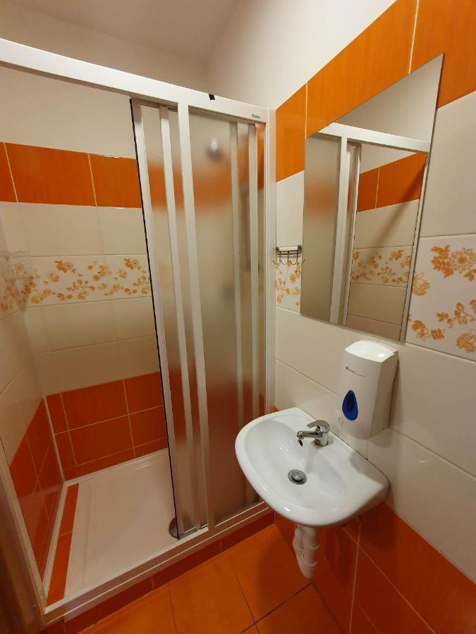 Hotel Decin Na Skrivance Extérieur photo
