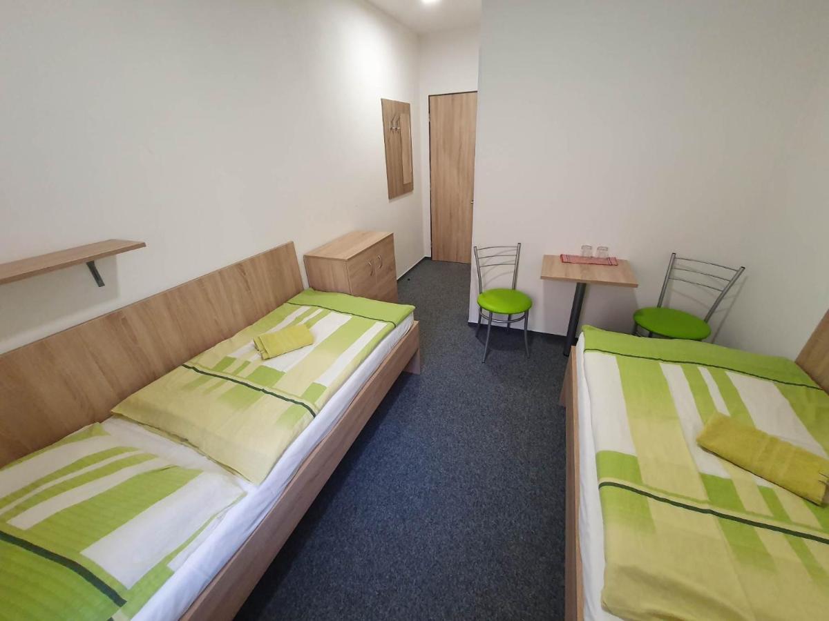 Hotel Decin Na Skrivance Extérieur photo