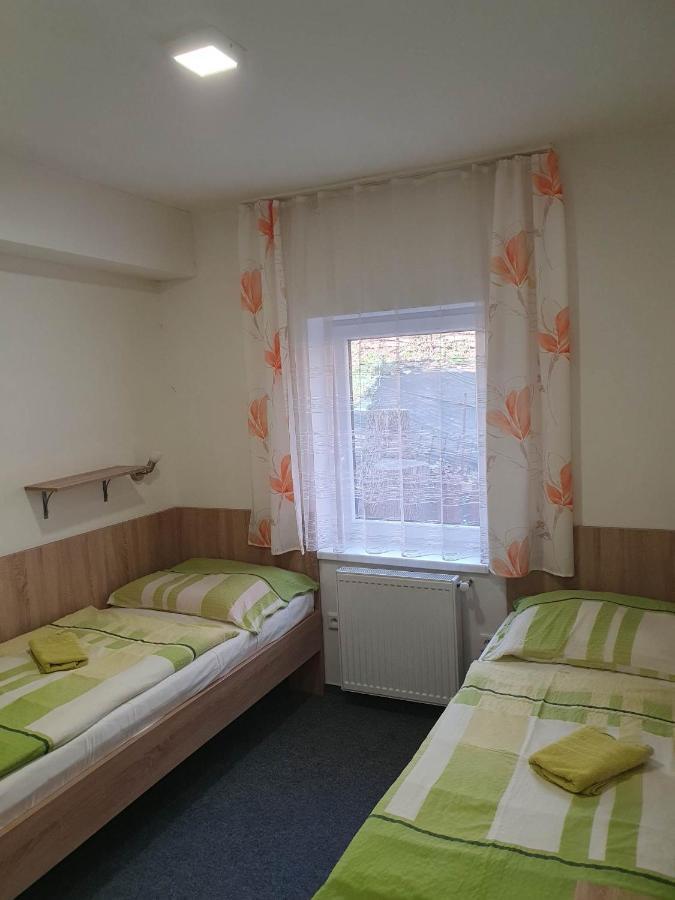 Hotel Decin Na Skrivance Extérieur photo
