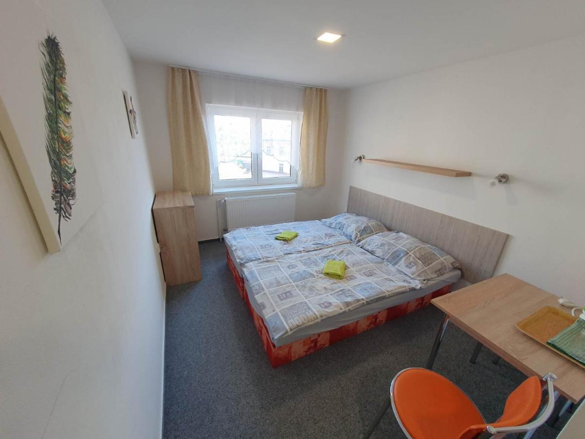 Hotel Decin Na Skrivance Extérieur photo
