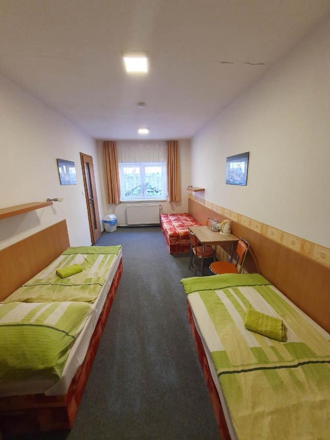 Hotel Decin Na Skrivance Extérieur photo
